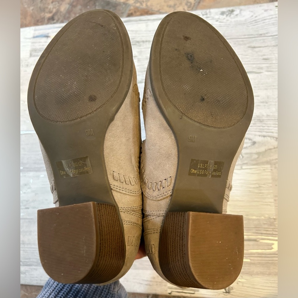 😎 3/$10 AE heeled booties - Picture 10 of 13
